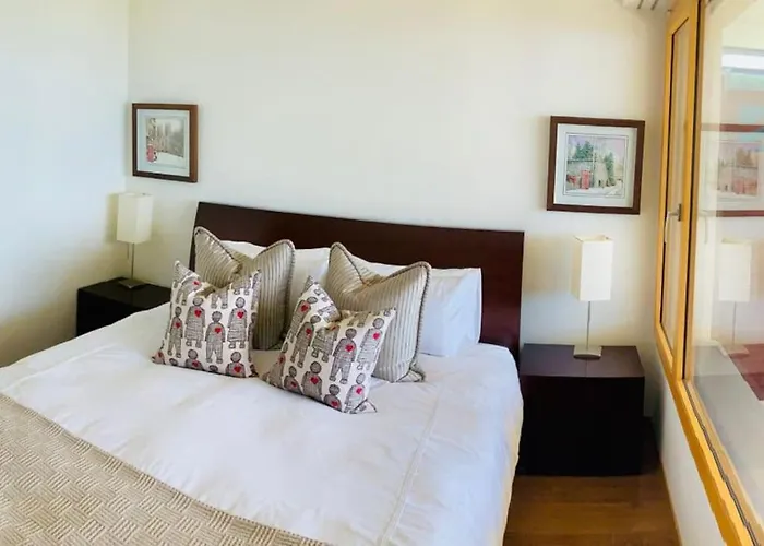 View Magnifique Leman - * شاردون